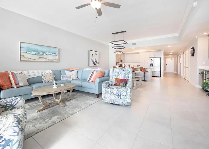 Phoenix Gulf Towers 2707 Apartment